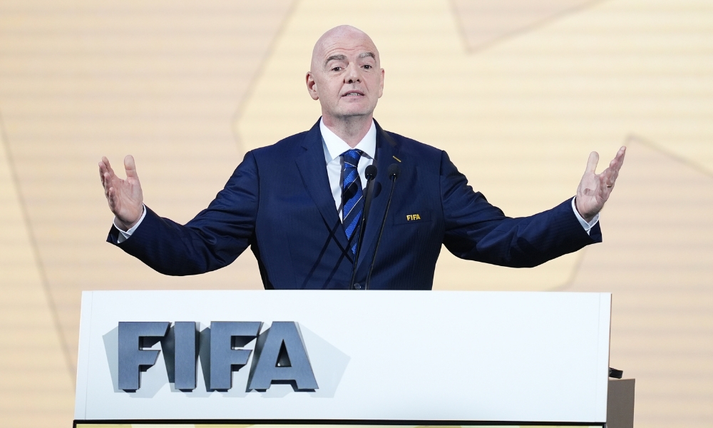 随着英超赛 随着英超赛